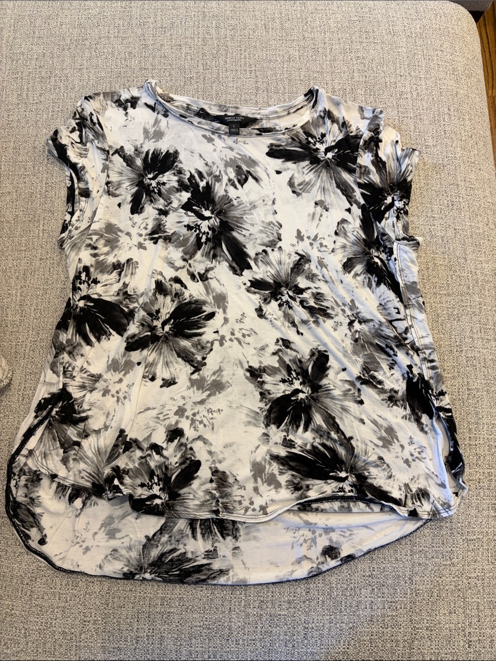 Simply Vera Vera Wang Black & White Floral Crewneck Tank